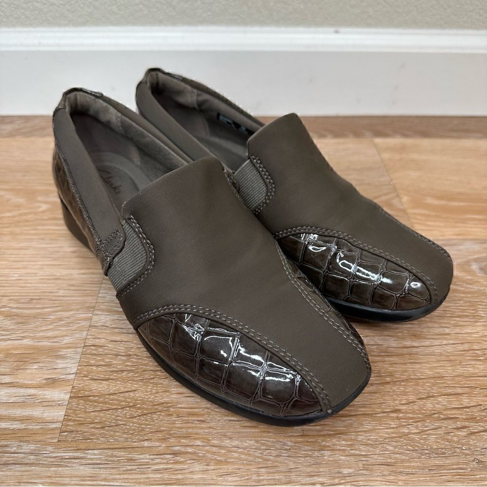 Clarks Collections Gael Beam Faux Alligator Slip On Loafer Shoes, Size 7